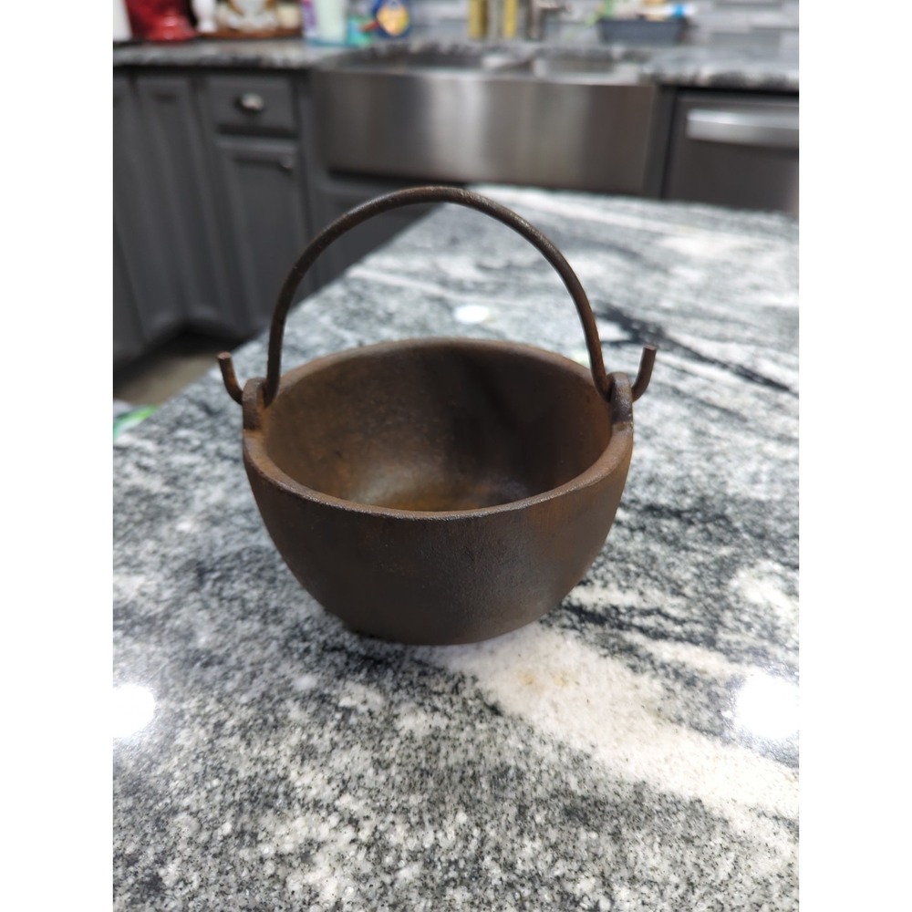 Vintage Cast Iron Lead Melting Smelting Pot No. 6